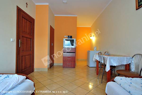 uploaded/hotel_pracowniczy/102-nadarzyn-noclegi-pod-warszawa-astra.jpg